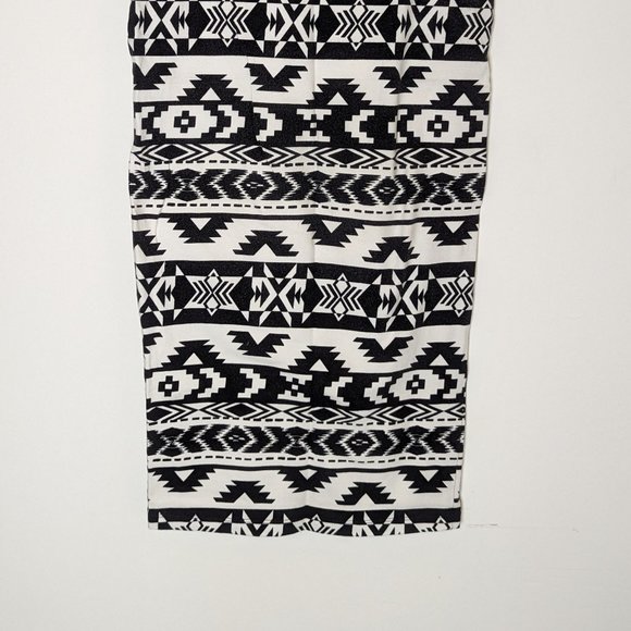 Express Black & White Aztec Print Midi Skirt - Picture 4 of 5
